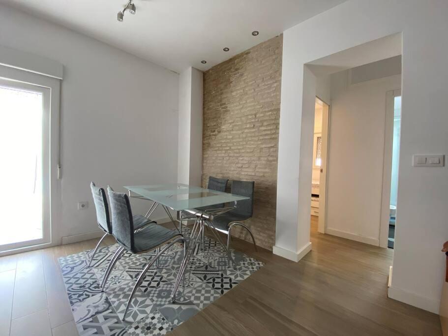 Central And Cozy Apartment In Seville Ngoại thất bức ảnh